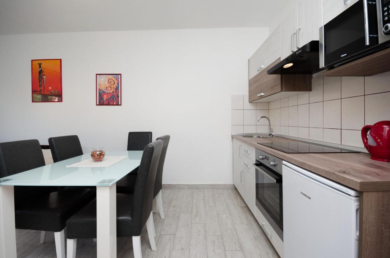 Apartments Toni Banjol Exterior photo